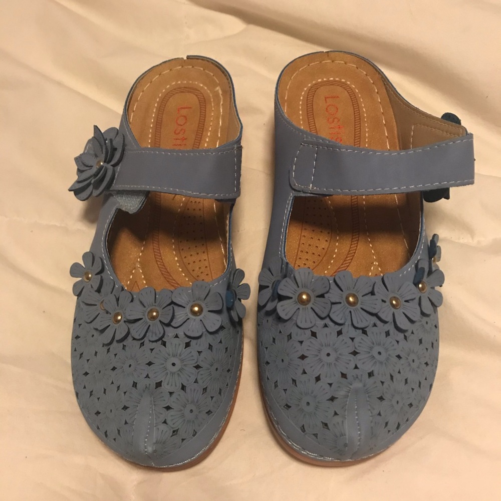Lostisy Flower clogs blue size 7